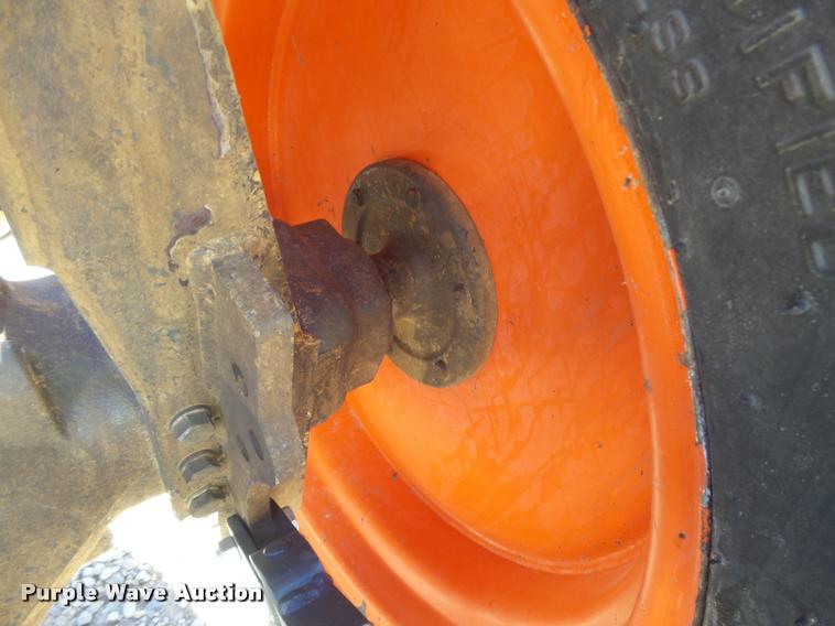 image for item DB1943 Kubota L4400 MFWD tractor