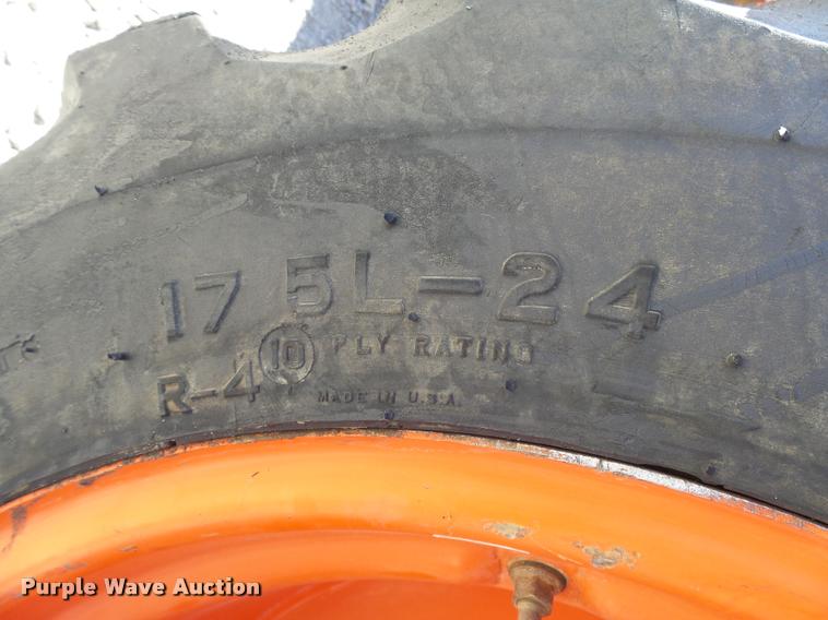image for item DB1943 Kubota L4400 MFWD tractor