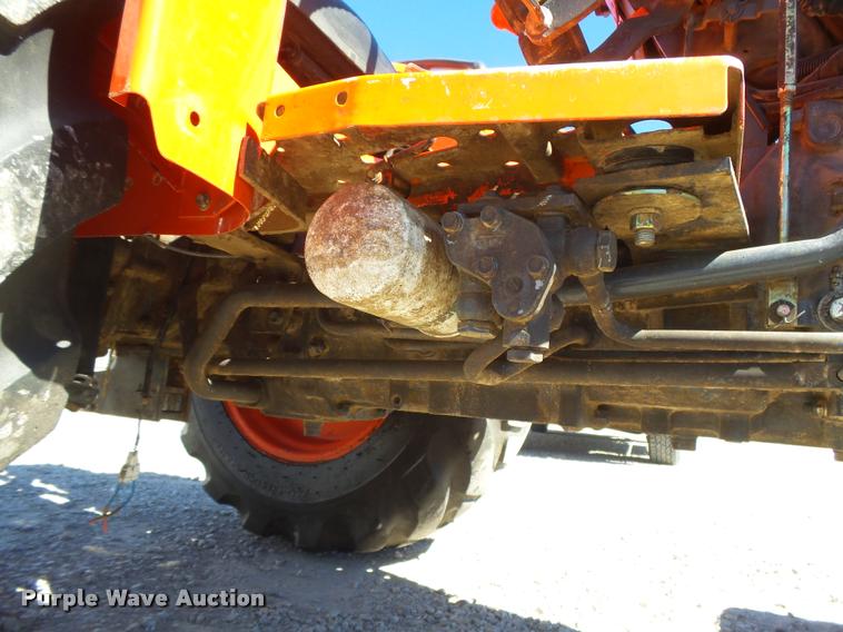 image for item DB1943 Kubota L4400 MFWD tractor