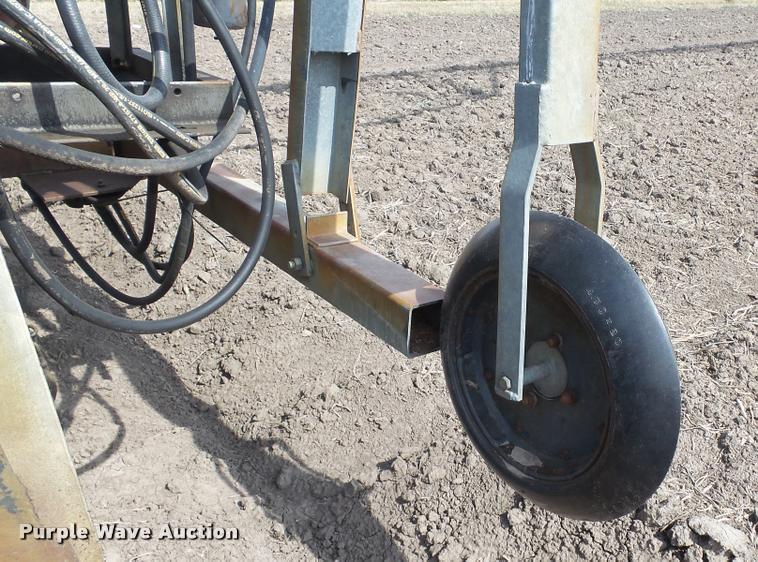 image for item DB3811 1996 T&L hydraulic drive linear move irrigator