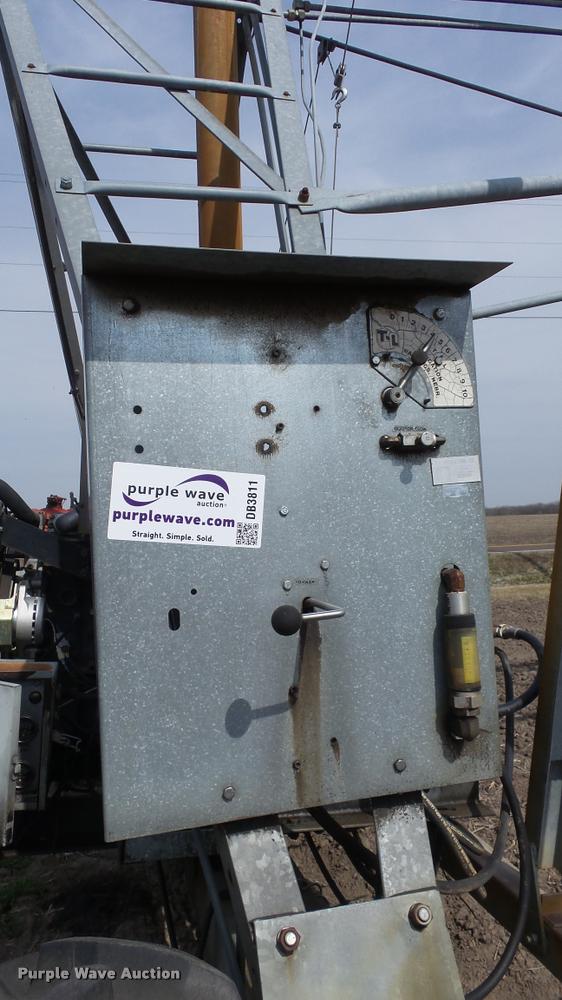 image for item DB3811 1996 T&L hydraulic drive linear move irrigator