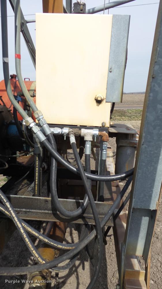 image for item DB3811 1996 T&L hydraulic drive linear move irrigator