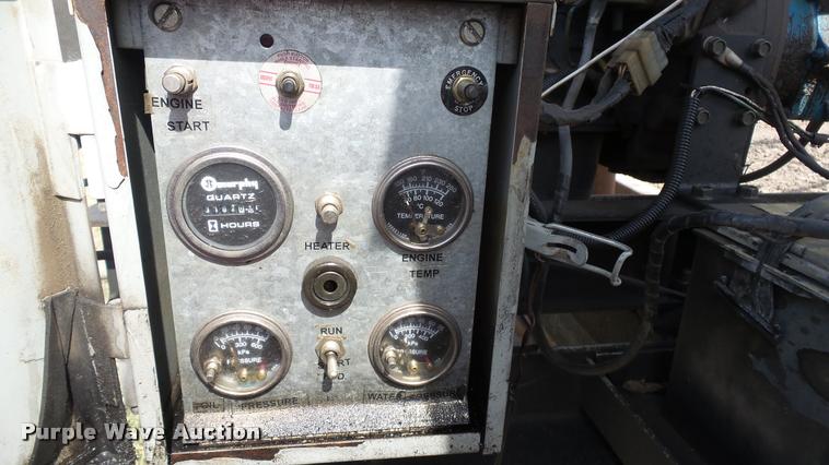 image for item DB3811 1996 T&L hydraulic drive linear move irrigator