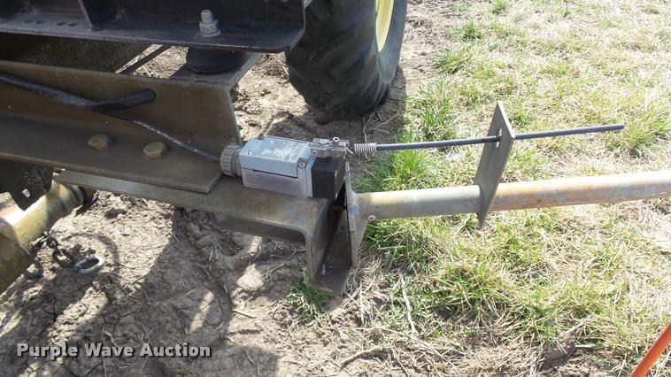 image for item DB3811 1996 T&L hydraulic drive linear move irrigator