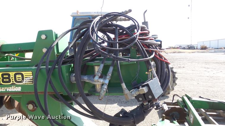 image for item DB3829 2001 John Deere 1780 split row planter