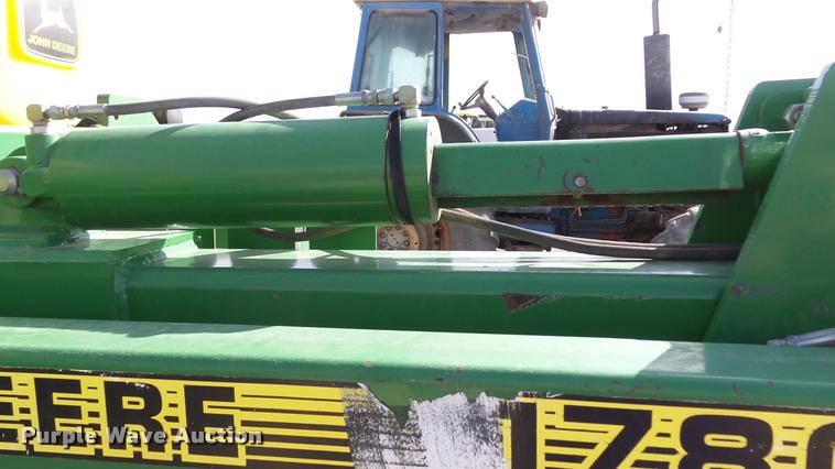 image for item DB3829 2001 John Deere 1780 split row planter
