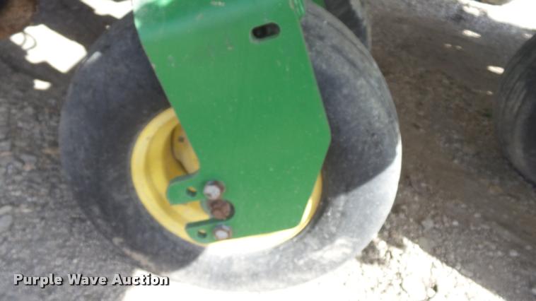 image for item DB3829 2001 John Deere 1780 split row planter