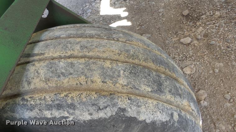 image for item DB3829 2001 John Deere 1780 split row planter