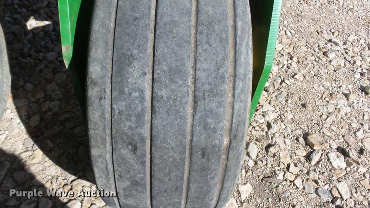 image for item DB3829 2001 John Deere 1780 split row planter