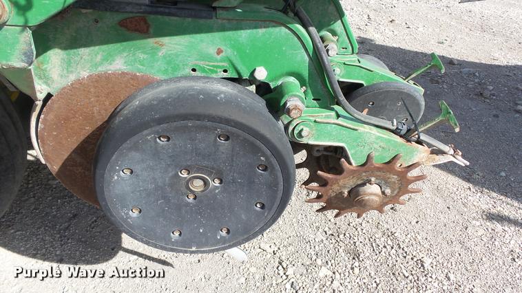 image for item DB3829 2001 John Deere 1780 split row planter