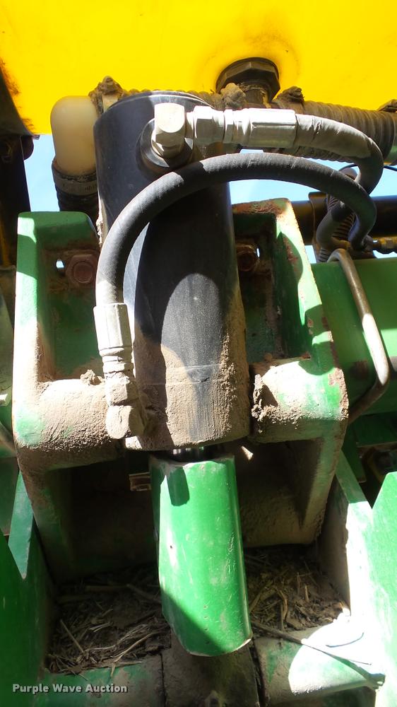 image for item DB3829 2001 John Deere 1780 split row planter
