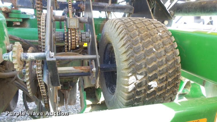 image for item DB3829 2001 John Deere 1780 split row planter