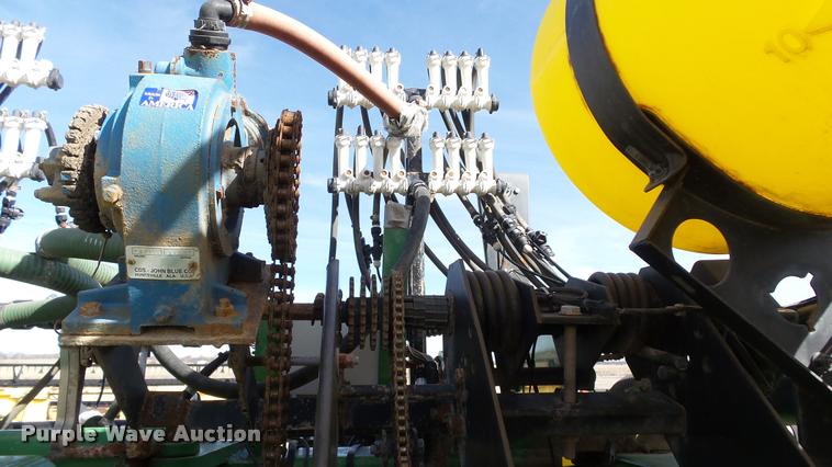 image for item DB3829 2001 John Deere 1780 split row planter