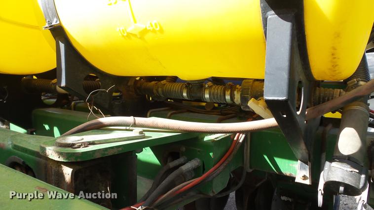 image for item DB3829 2001 John Deere 1780 split row planter