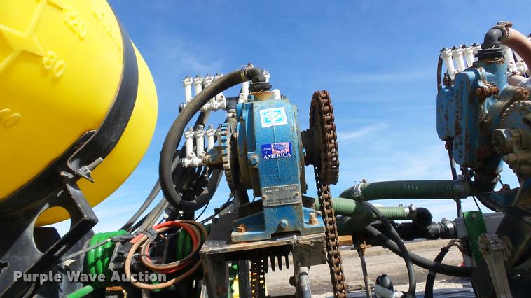 image for item DB3829 2001 John Deere 1780 split row planter