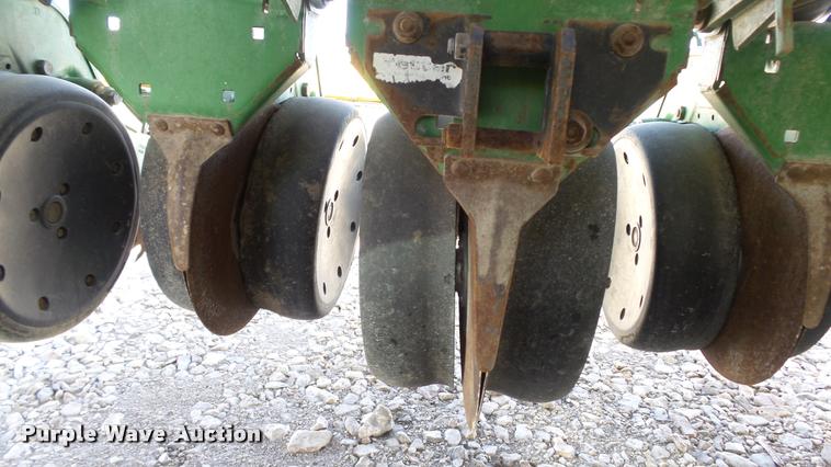 image for item DB3829 2001 John Deere 1780 split row planter