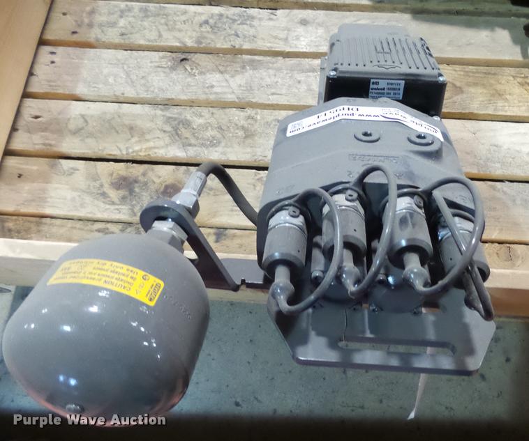 image for item DH9514 (2) AGCO load sensing distributors