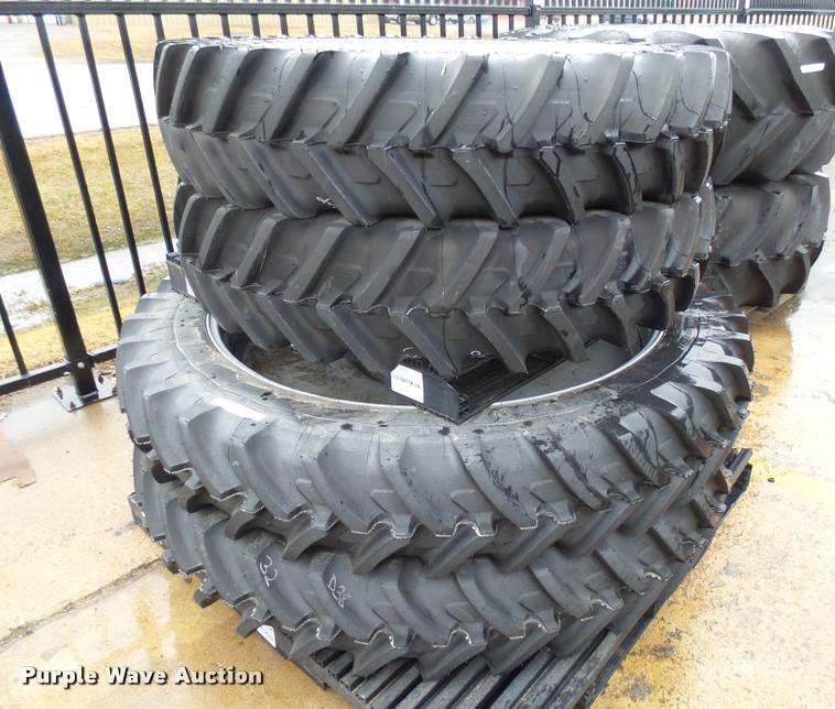 image for item DH9522 (4) Michelin tires