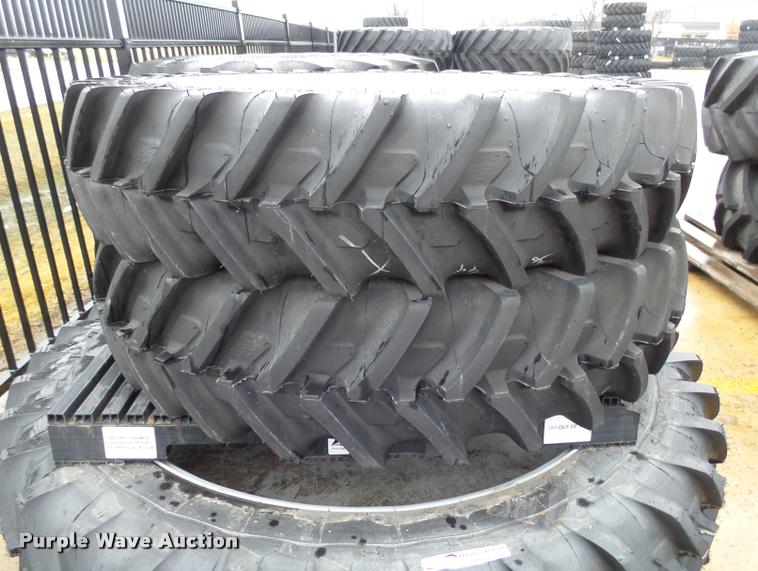 image for item DH9522 (4) Michelin tires