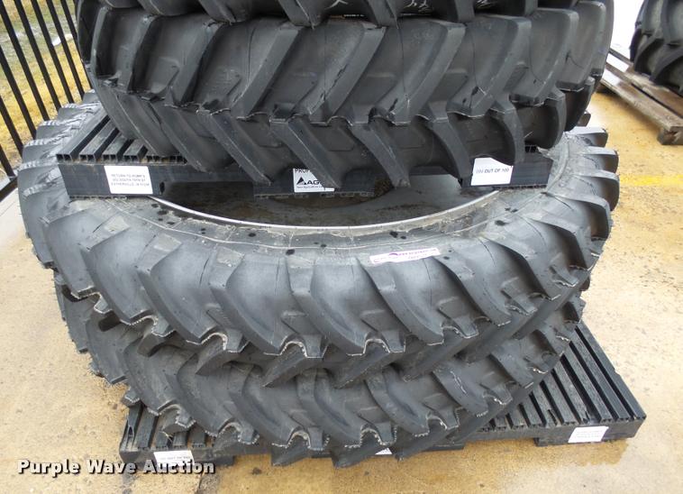 image for item DH9522 (4) Michelin tires