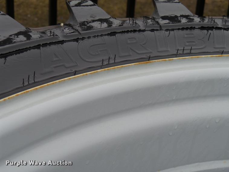 image for item DH9522 (4) Michelin tires