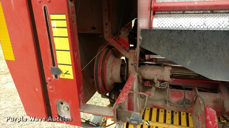 image for item DI9759 2008 New Holland BR7060 round baler