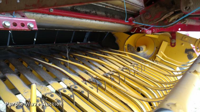 image for item DI9759 2008 New Holland BR7060 round baler