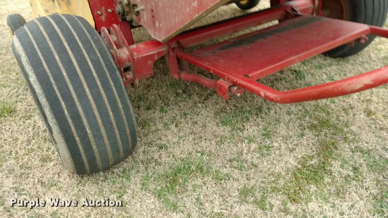 image for item DI9759 2008 New Holland BR7060 round baler