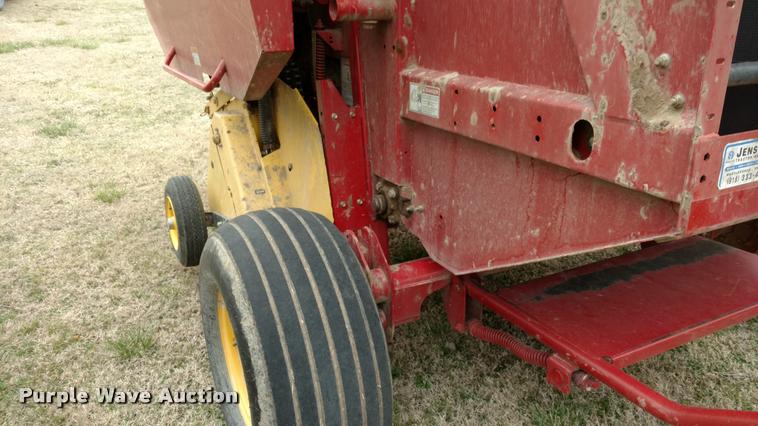 image for item DI9759 2008 New Holland BR7060 round baler