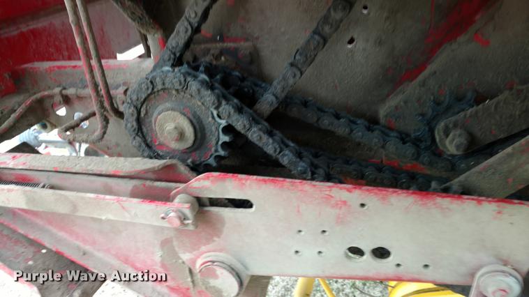 image for item DI9759 2008 New Holland BR7060 round baler