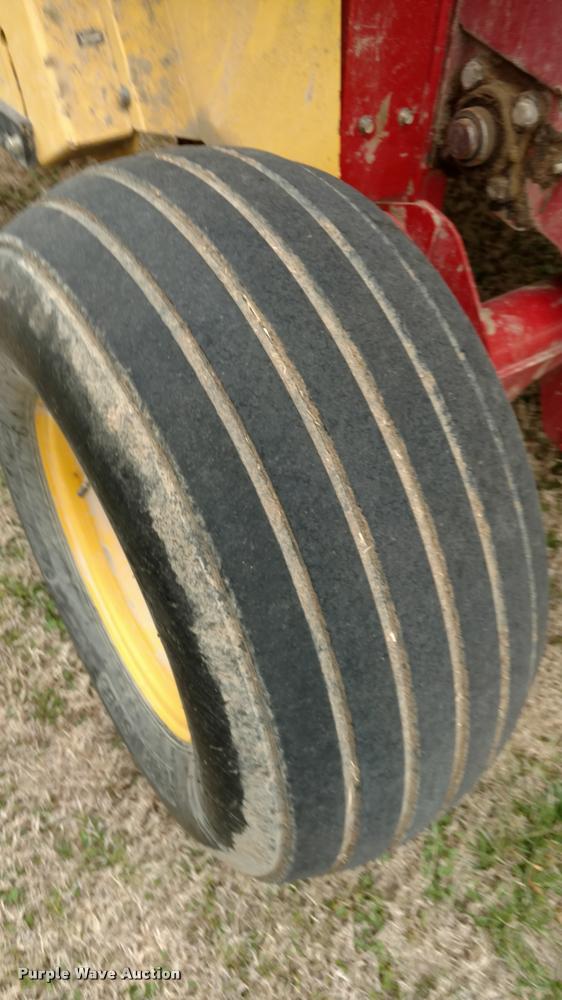 image for item DI9759 2008 New Holland BR7060 round baler