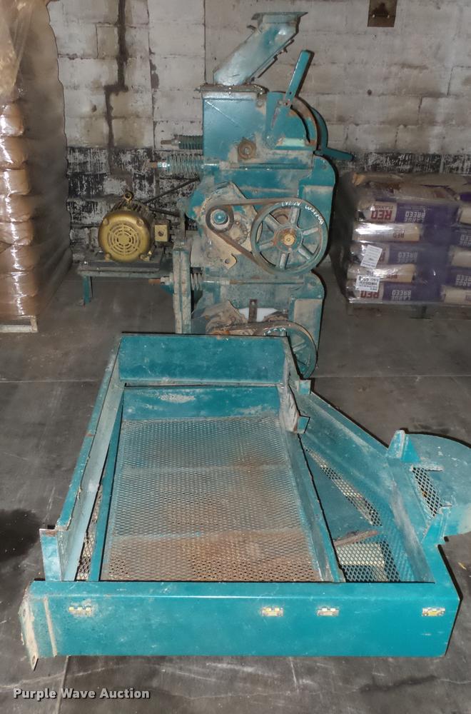 image for item DQ9987 Denver roller grinder