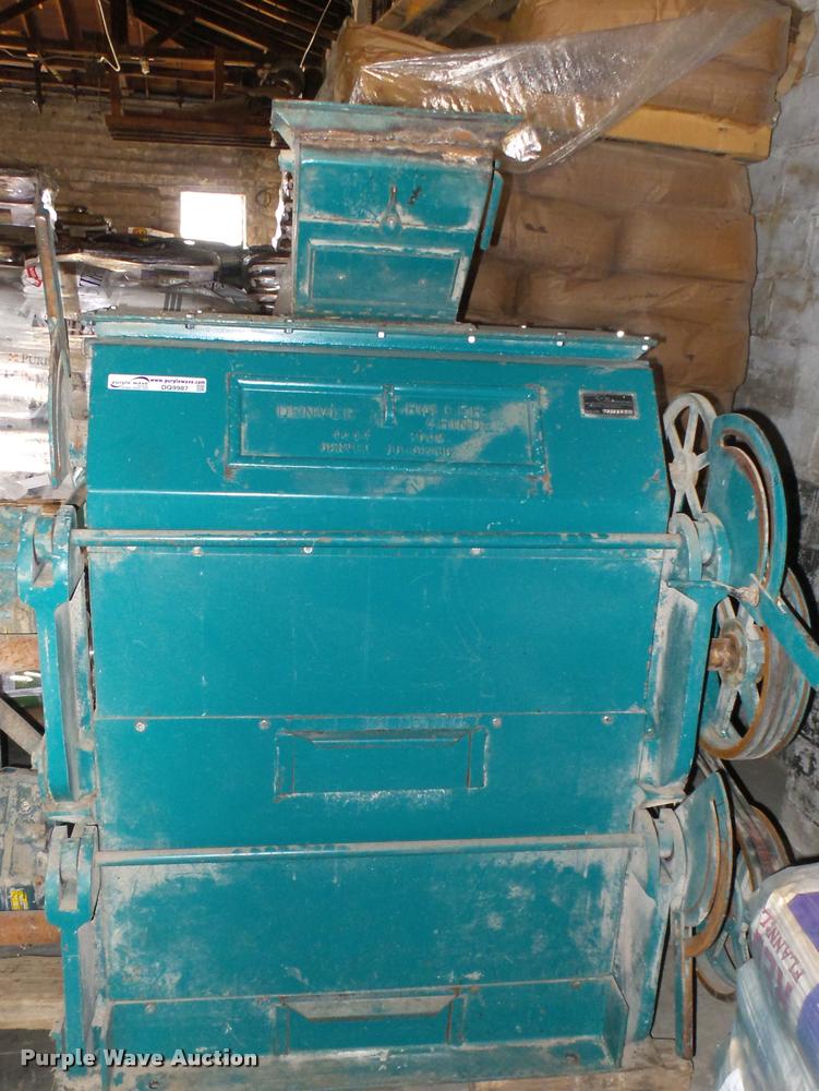 image for item DQ9987 Denver roller grinder