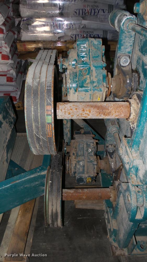 image for item DQ9987 Denver roller grinder