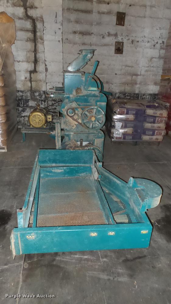 image for item DQ9987 Denver roller grinder