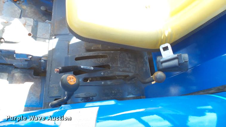 image for item DS9192 New Holland TN75 tractor with loader