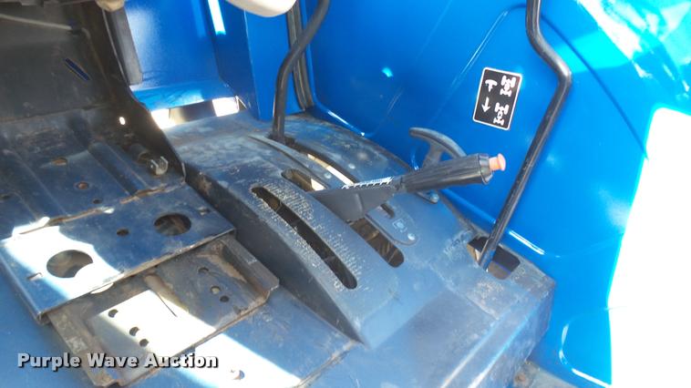 image for item DS9192 New Holland TN75 tractor with loader