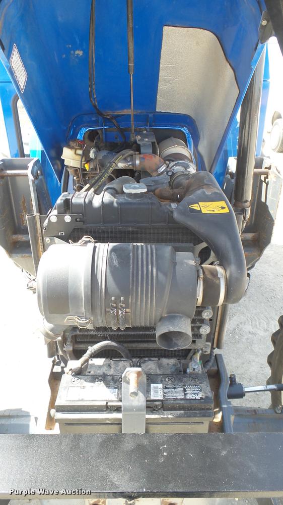 image for item DS9192 New Holland TN75 tractor with loader