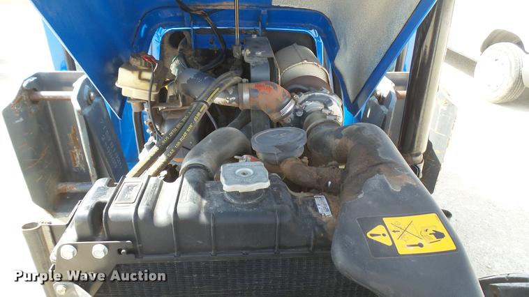 image for item DS9192 New Holland TN75 tractor with loader