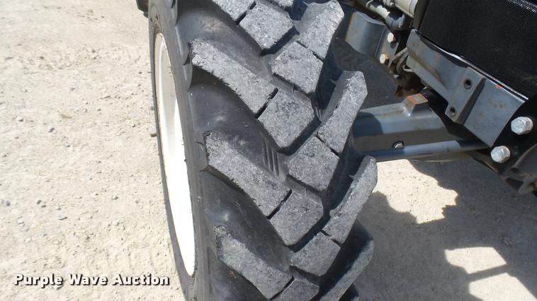 image for item DS9192 New Holland TN75 tractor with loader