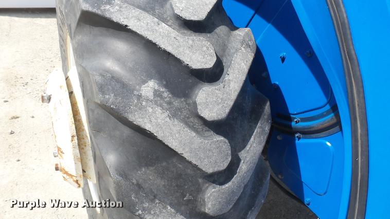 image for item DS9192 New Holland TN75 tractor with loader