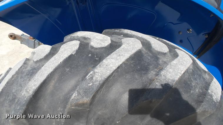 image for item DS9192 New Holland TN75 tractor with loader