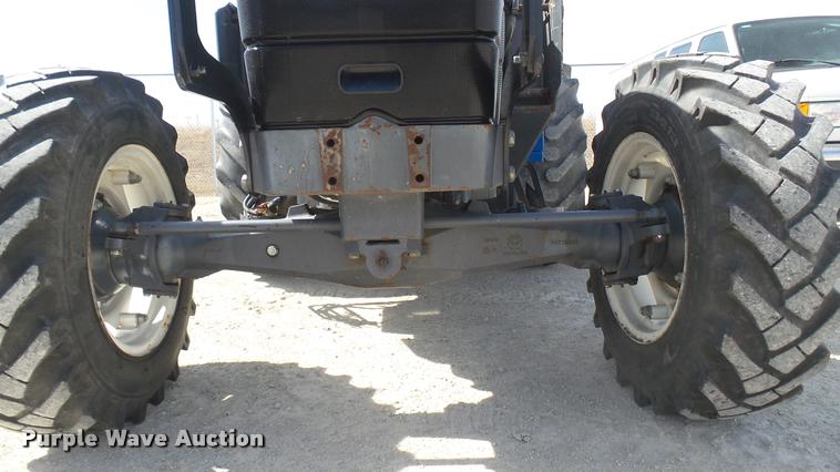 image for item DS9192 New Holland TN75 tractor with loader