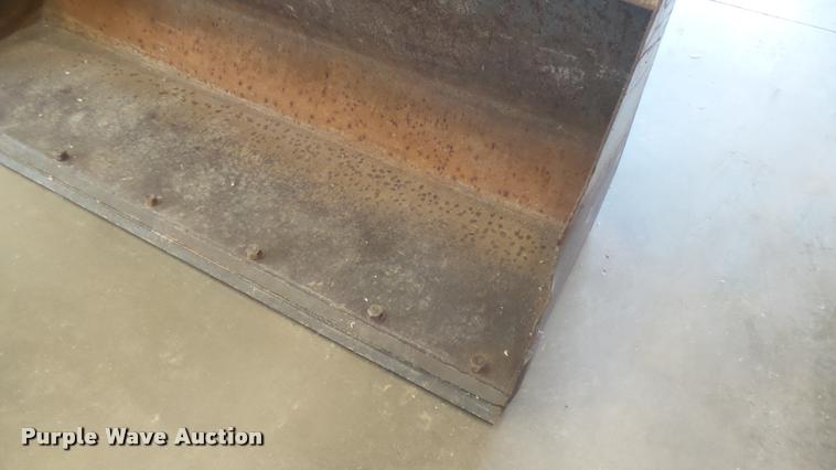 image for item DS9192 New Holland TN75 tractor with loader