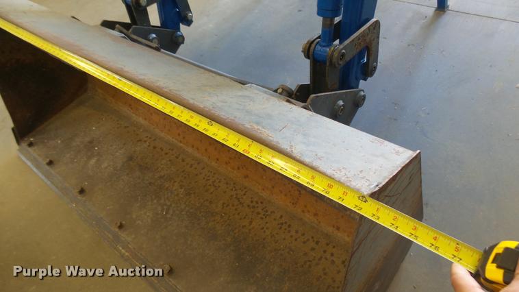 image for item DS9192 New Holland TN75 tractor with loader