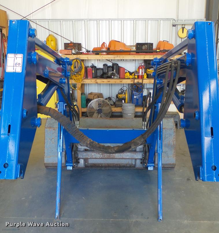 image for item DS9192 New Holland TN75 tractor with loader