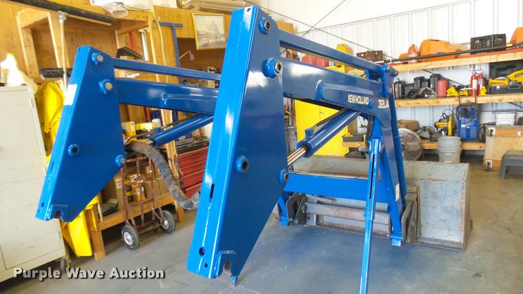 image for item DS9192 New Holland TN75 tractor with loader