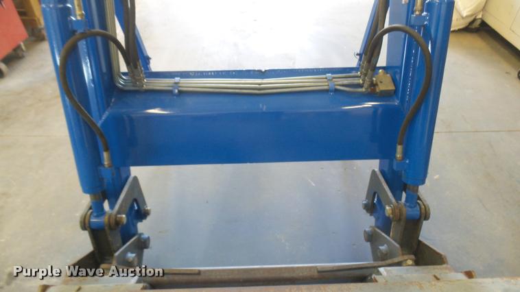 image for item DS9192 New Holland TN75 tractor with loader