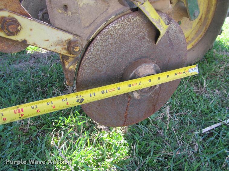 image for item DT9639 John Deere 494A planter