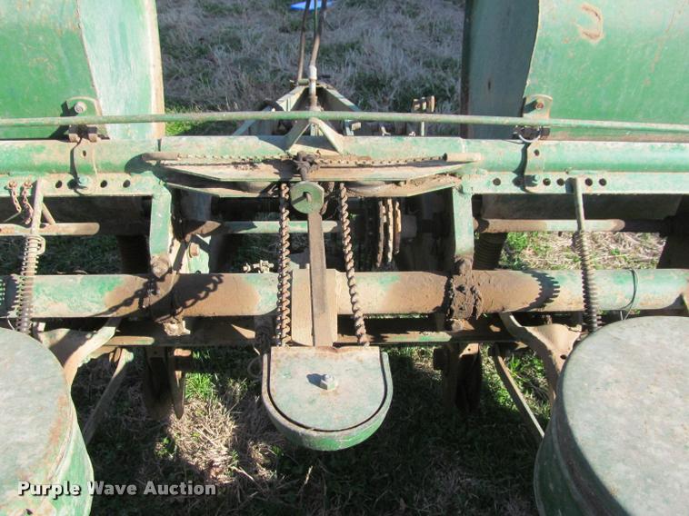 image for item DT9639 John Deere 494A planter